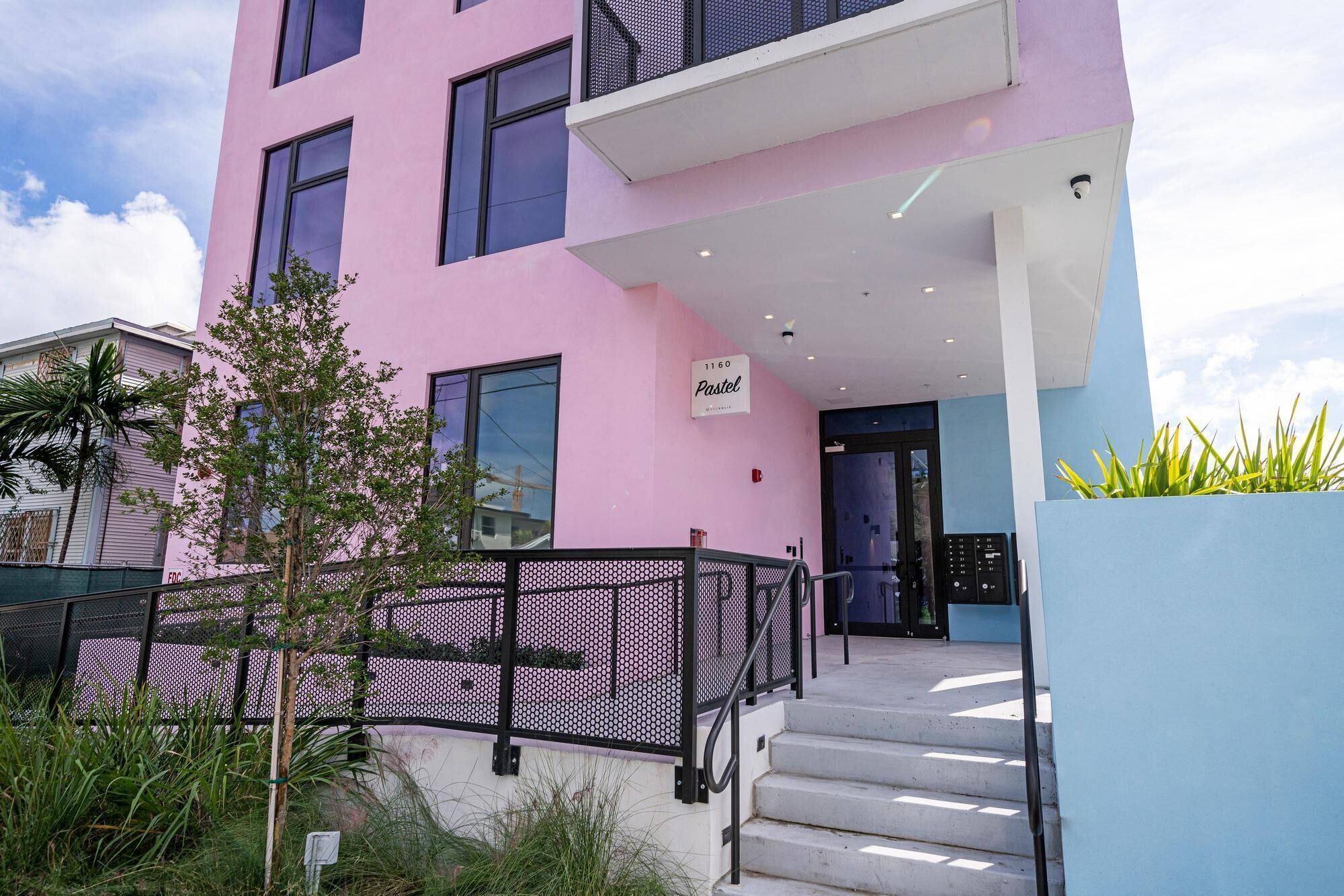 Fachada de la propiedad