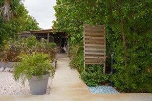 Exterior - Atmospheric, completely private, central located villa. (Grote Berg)