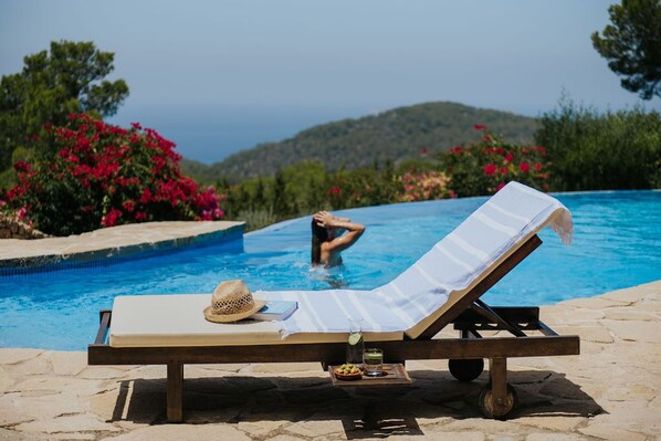 Piscine extérieure