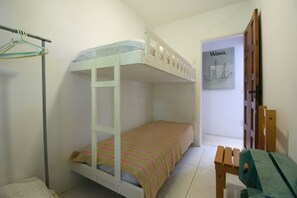 Villa básica | Muebles diferentes y wifi gratis 