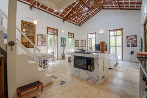 Villa básica | Cocina privada | Refrigerador y utensilios de cocina 