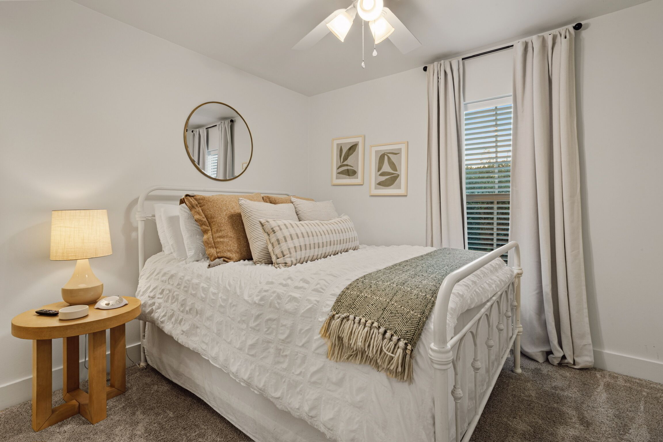2 bedrooms, travel crib, WiFi