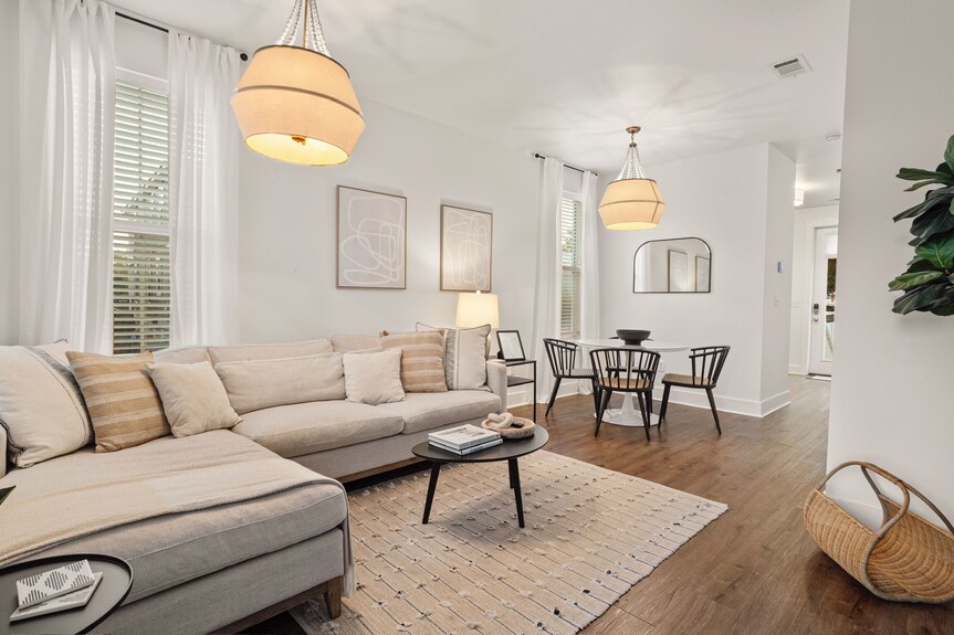 Downtown Ocean Springs Cottage With Golf Cart For Rent - Ocean Springs, MS