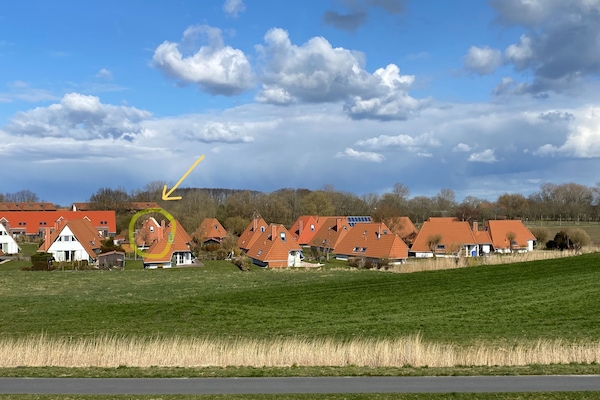 Ruhige Ferienhaussiedlung, nur 100 m zum Deich