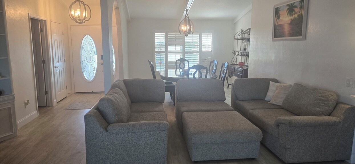 Fun Relaxing Riverfront View Vacation Home Pool Boat Docks Lifetime Memories - Fort Myers, FL