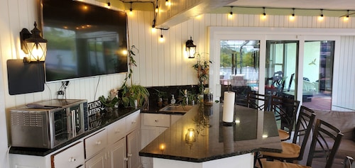 Fun Relaxing Riverfront View Vacation Home Pool Boat Docks Lifetime Memories