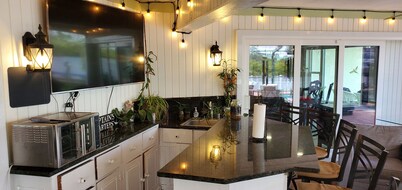 Fun Relaxing Riverfront View Vacation Home Pool Boat Docks Lifetime Memories