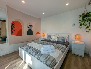 2 Schlafzimmer, Bügeleisen/Bügelbrett, Reisekinderbett, Bettwäsche