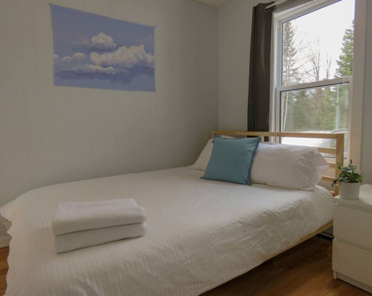 2 多间卧室、床单