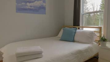 2 bedrooms, bed sheets