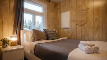 2 bedrooms, WiFi, bed sheets