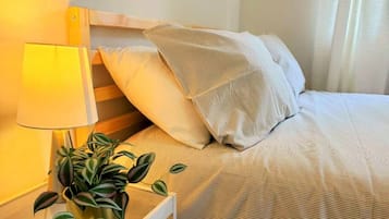 2 bedrooms, WiFi, bed sheets