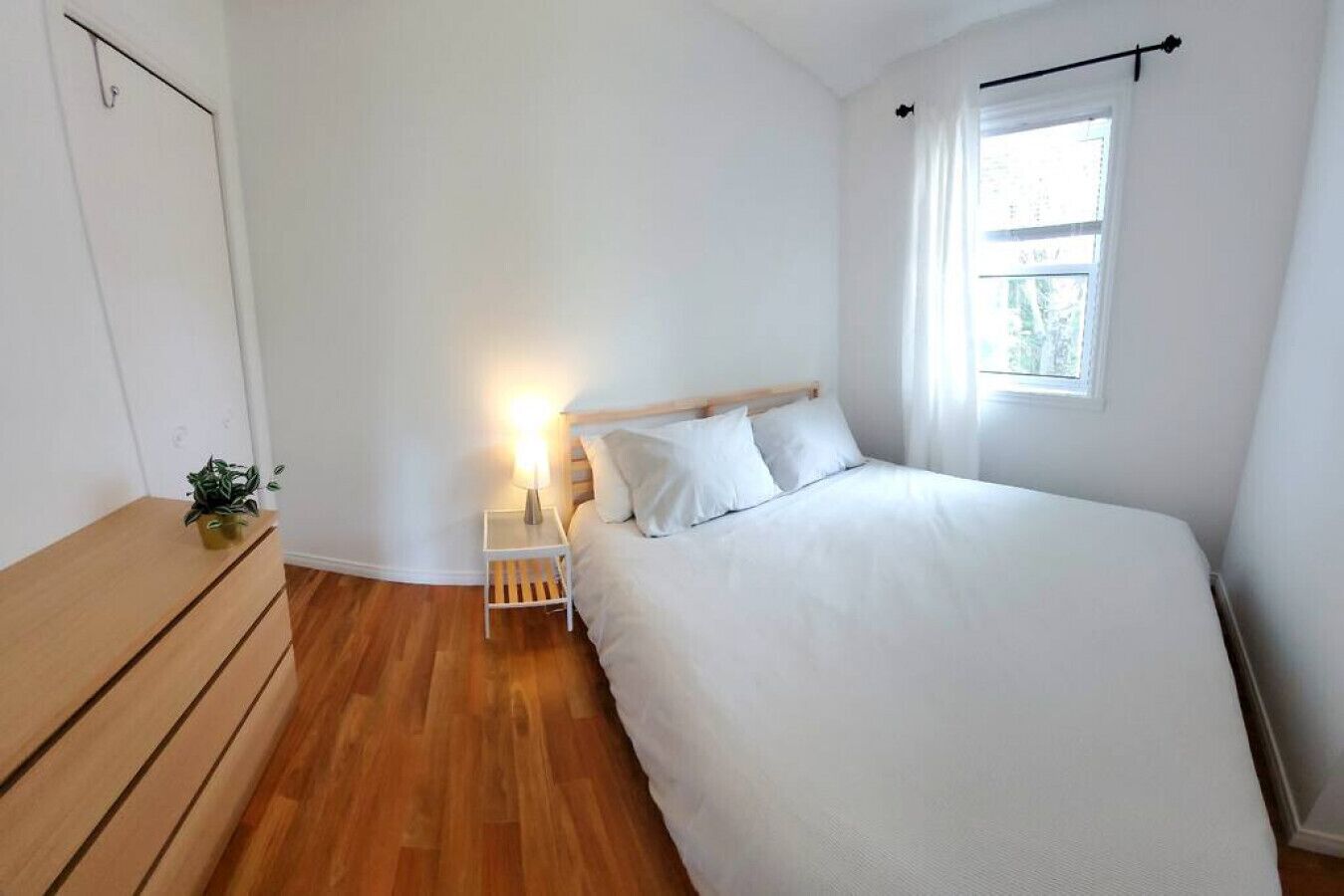 2 多间卧室、WiFi、床单