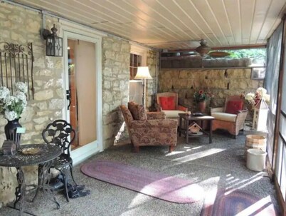 Getaway Galena Home walking distance to downtown
