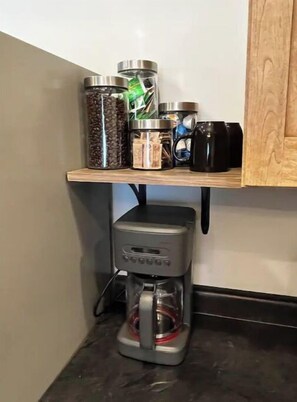 Kaffee und/oder Kaffeemaschine