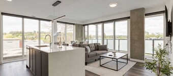 *Divine*City View Suite in Kensington *2Bed+2Bath