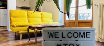 Downtown studio / Near train station / Near shops