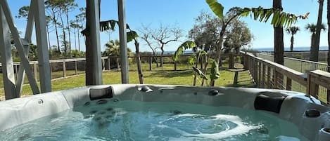 Outdoor spa tub