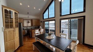 Unclassified image, 2 of 22, button - Home King Luxury (Kauneonga Lake)