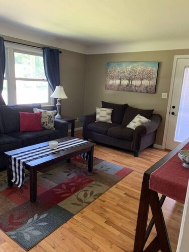 Quiet three bedroom home in safe neighborhood short drive to Frankenmuth