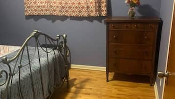 4 bedrooms, WiFi, bed sheets