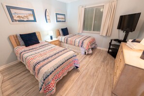 2 bedrooms, iron/ironing board, WiFi, bed sheets - North Myrtle's Kings View, Low Level, Great Views (North Myrtle Beach)