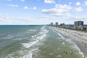 Beach nearby - North Myrtle's Kings View, Low Level, Great Views (North Myrtle Beach)