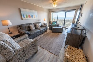 TV - North Myrtle's Kings View, Low Level, Great Views (North Myrtle Beach)