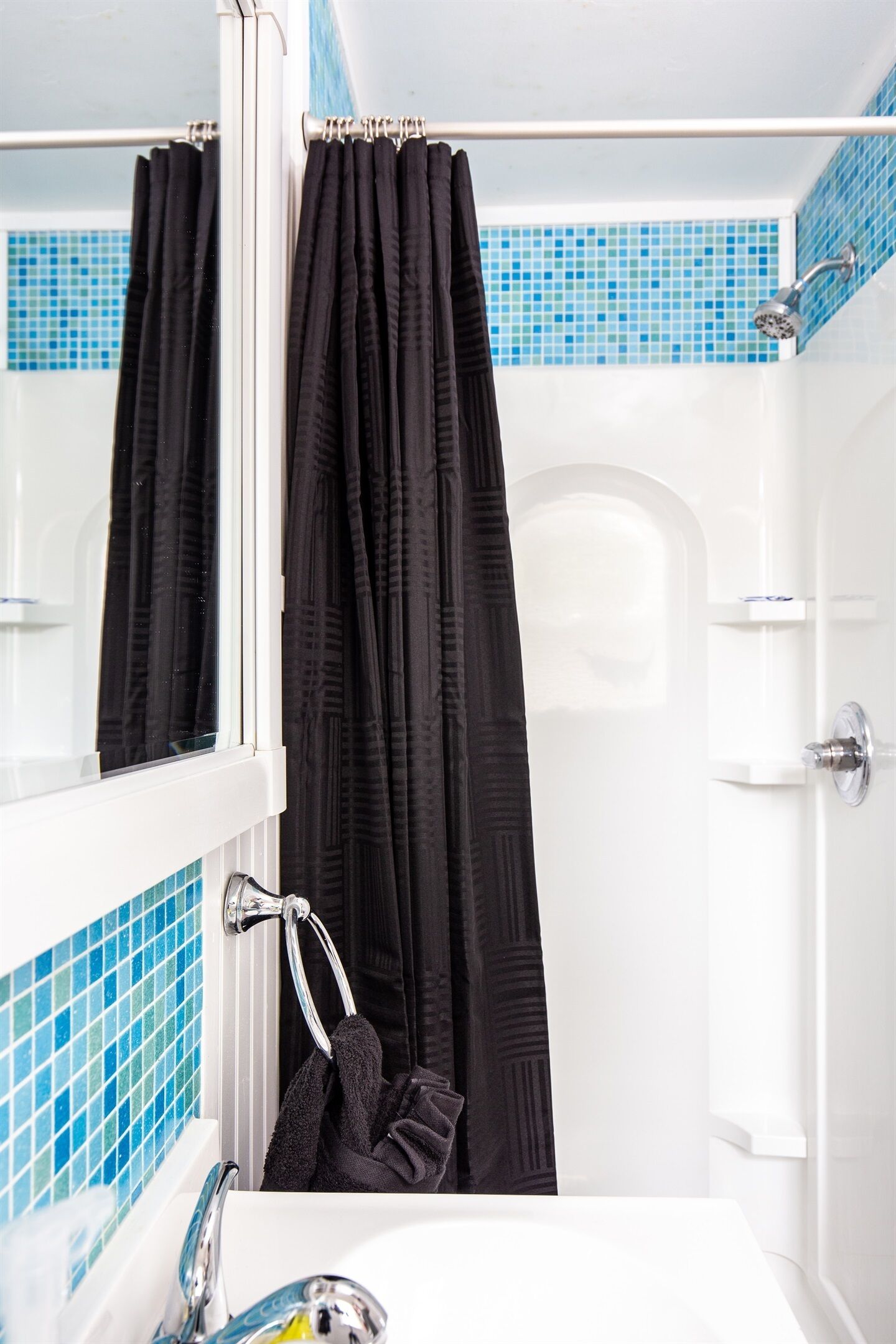 Shower, towels