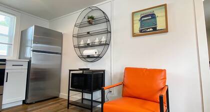 Mitten Flats #2 - 1 Block to the beach! Hot Tub!