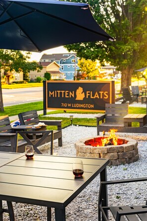 Outdoor dining - Mitten Flats #2 - 1 Block to the beach! Hot Tub! (Ludington)