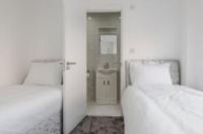 6 bedrooms, desk, soundproofing, WiFi - RST Luxury Aparthotel (Liverpool)