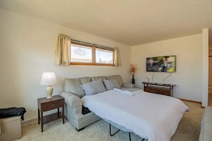 3 habitaciones, escritorio, tabla de planchar con plancha y wifi gratis 