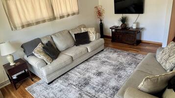 Televisión y monitor de computadora