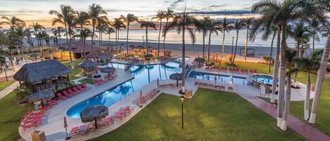 حمّام سباحة خارجي، حمّام سباحة مُدفَّأ