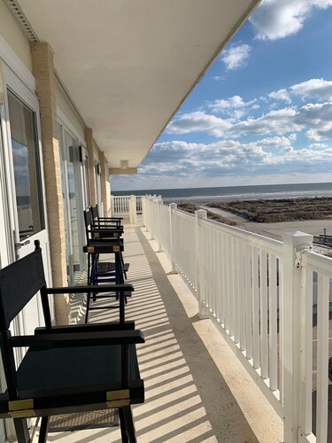 Beachfront condo with spectacular views - steps from the beach