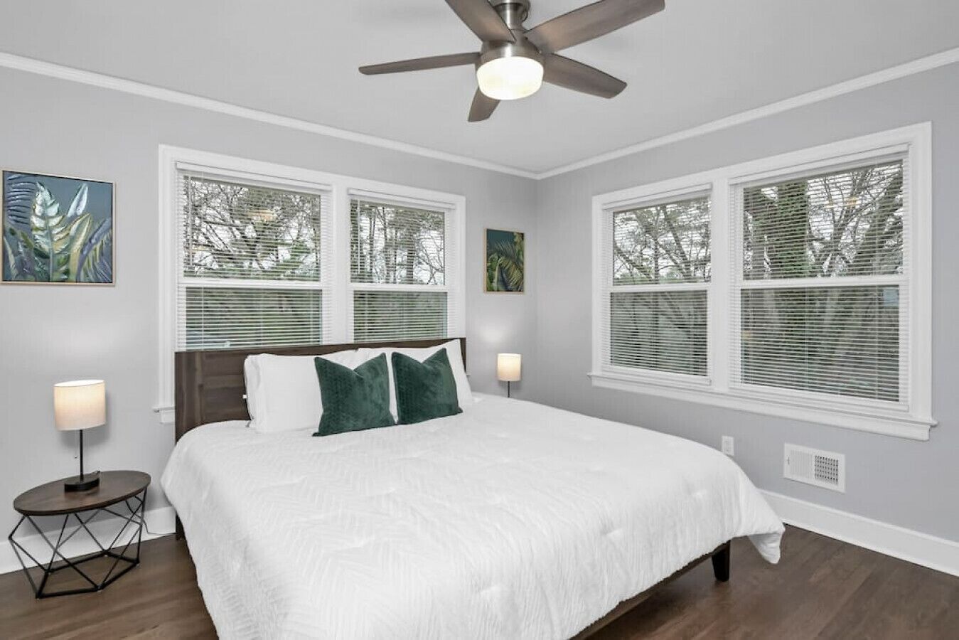 3 bedrooms, desk, iron/ironing board, travel cot