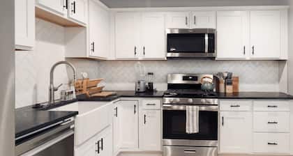 The 405 Contemporary