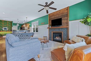 Smart TV, fireplace, offices