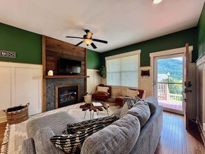 Smart TV, fireplace, offices