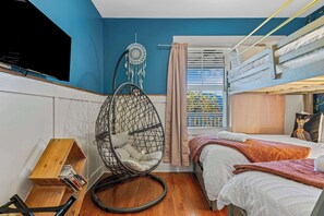 2 bedrooms, iron/ironing board, travel cot, WiFi