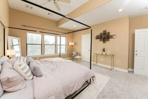 3 bedrooms, WiFi - Midtown Houston Townhome - Minutes from downtown and night life! (Houston)