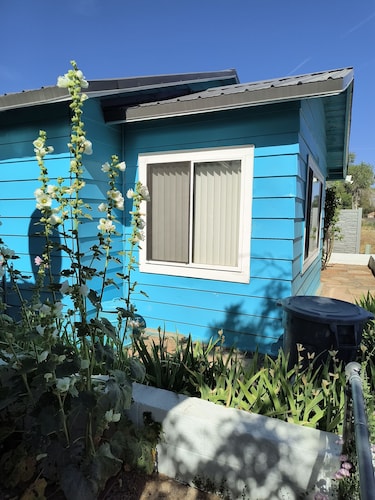 OLD WEST HIDEOUT - Large 2 Bedroom, One Block from Historic Route 66!