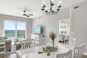 Interior - NEW!!! 4th Floor, Pet Friendly Beach Retreat 406, Beach Service Gulf front views (Miramar Beach)