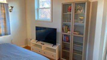 1 chambre, bureau, fer et planche Ă repasser, accĂšs Internet