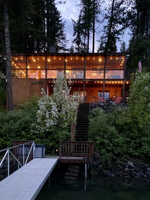 Exterior - Life Of Reilly (Hayden)