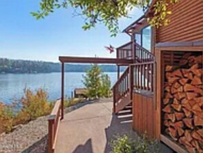 Property grounds - Life Of Reilly (Hayden)