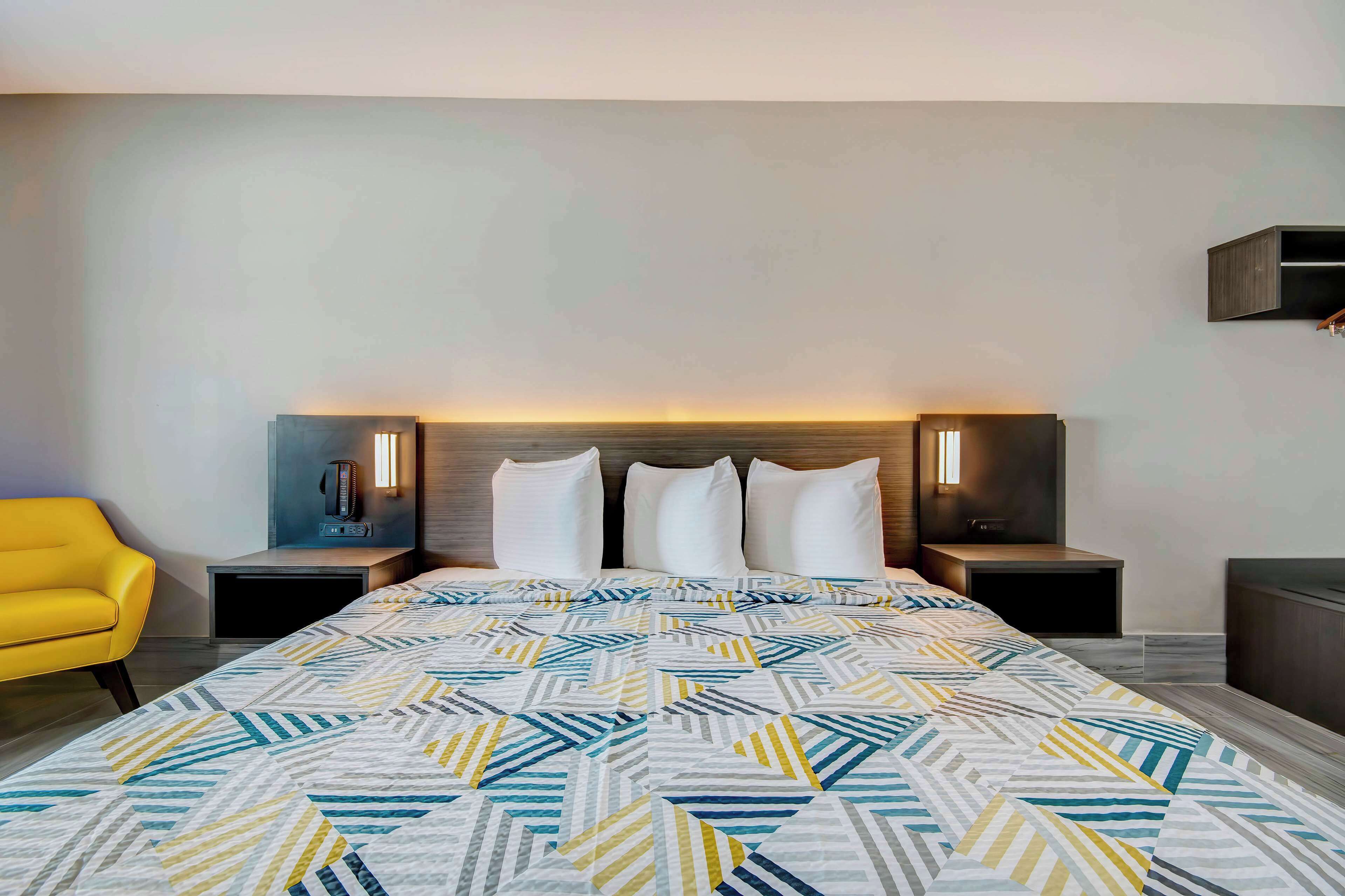 Desk, laptop workspace, free WiFi, bed sheets