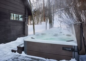 Outdoor spa tub - Wildflowers to Powder - Private Hot Tub and Resort Views - Sleeps 12 in luxury! (Summit County)