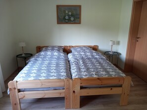 2 Schlafzimmer, Bügeleisen/Bügelbrett, Reisekinderbett, kostenloses WLAN
